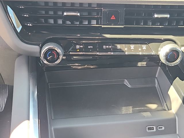 2026 Chevrolet Suburban LS - Photo 28