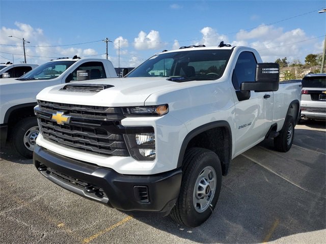 2025 Chevrolet Silverado 2500HD photo 2