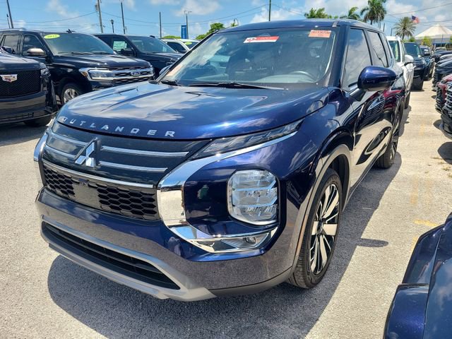 2025 Mitsubishi Outlander SE 2WD's photo