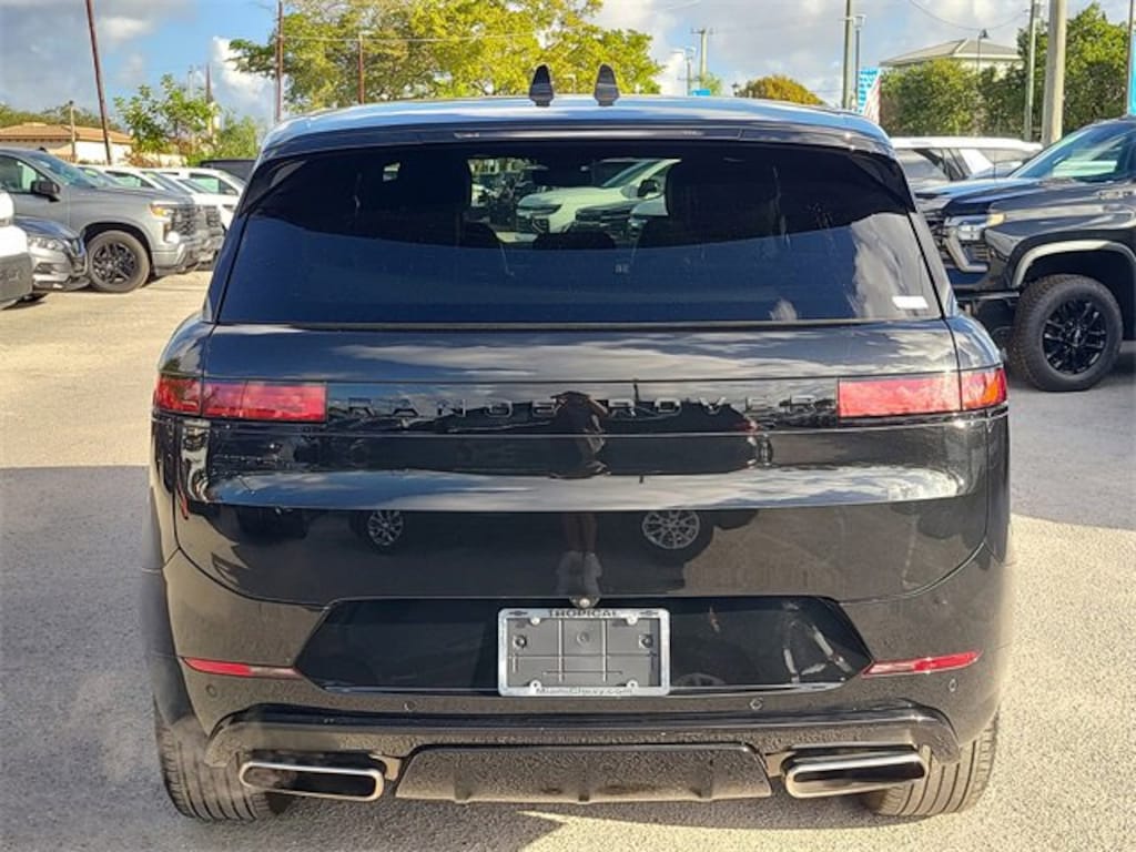 Used 2024 Land Rover Range Rover Sport Dynamic SE