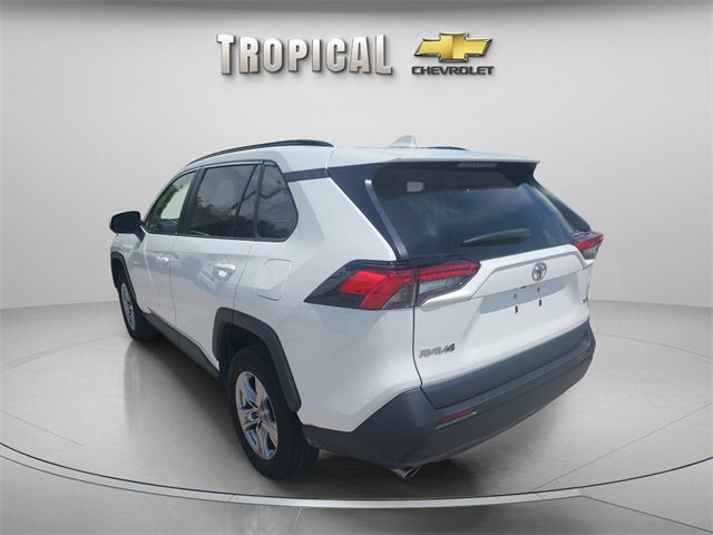 2023 Toyota RAV4 XLE photo 3