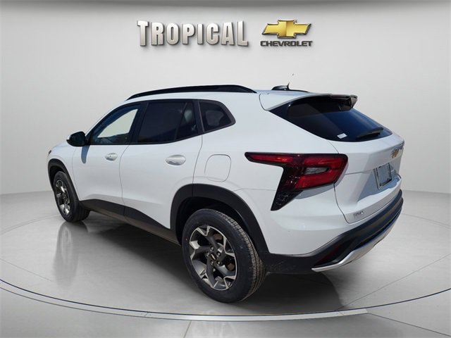 2024 Chevrolet Trax LT photo 3