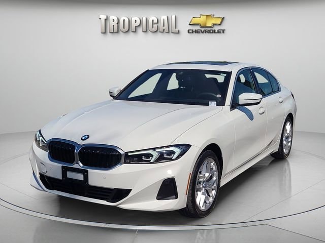 2026 BMW 3 Series 330i xDrive Sedan's photo