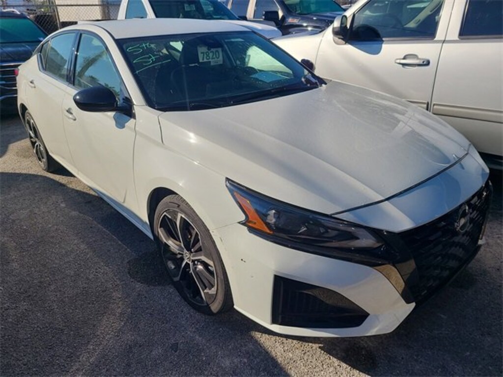 Used 2023 Nissan Altima 2.5 SR