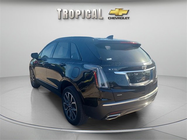 2021 Cadillac XT5 Sport photo 2