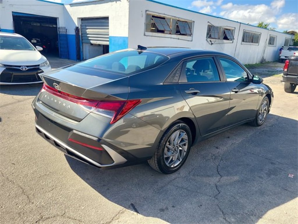 Used 2024 Hyundai Elantra SEL