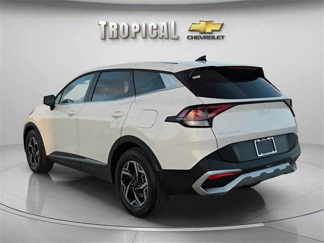 Used 2024 Kia Sportage LX with VIN KNDPU3DF9R7257553 for sale in Miami, FL