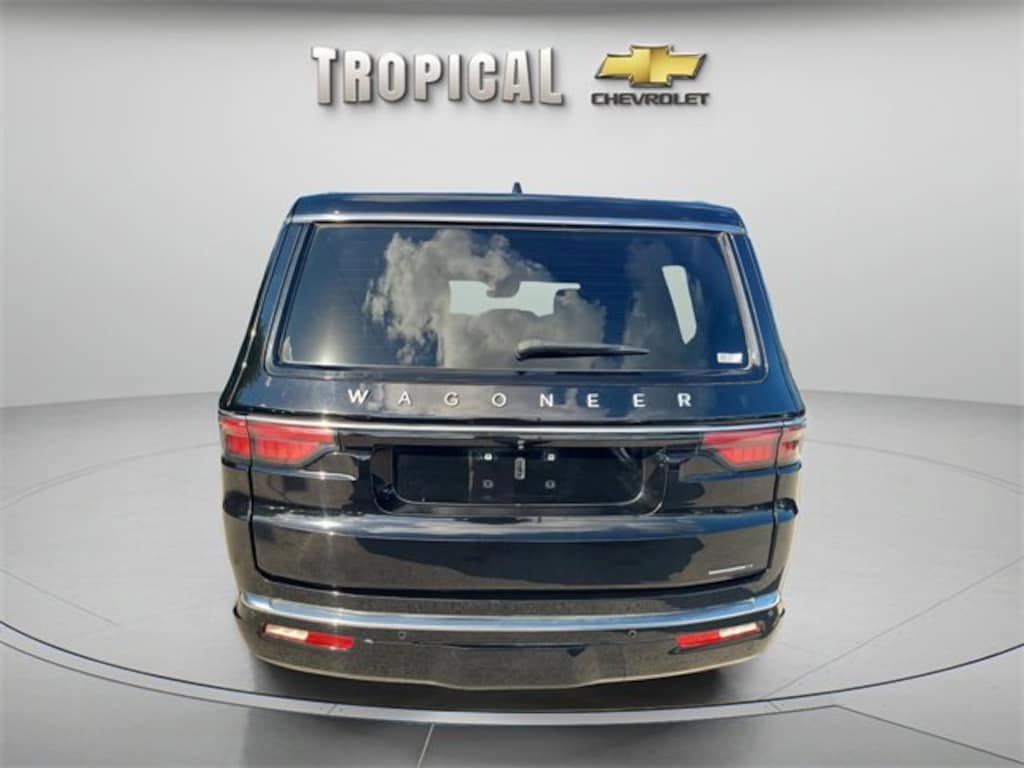 Used 2024 Jeep Wagoneer Series II
