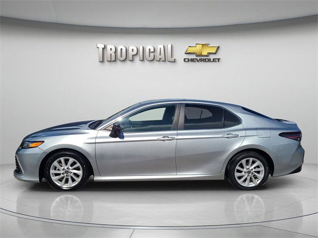 2021 Toyota Camry LE photo 2