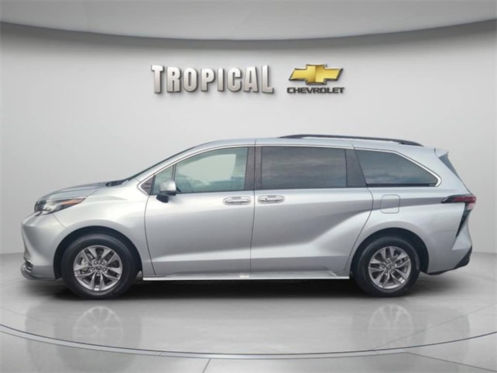 Used 2023 Toyota Sienna XLE