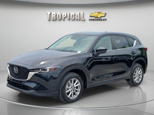 2023 Mazda CX-5 S Preferred package Auto AWD's photo