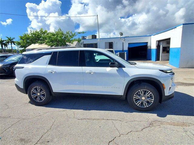 2026 Chevrolet Traverse photo 3