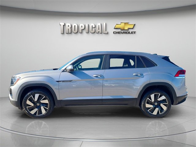 2024 Volkswagen Atlas Cross Sport SE Technology photo 2