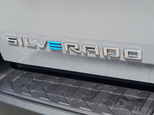 2026 Chevrolet Silverado EV LT - Photo 10