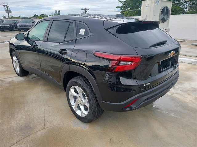 2026 Chevrolet Trax LS photo 3