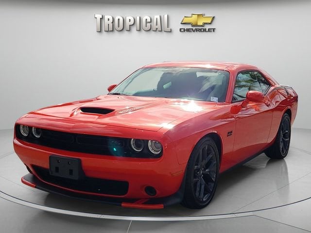 2023 Dodge Challenger R/T's photo