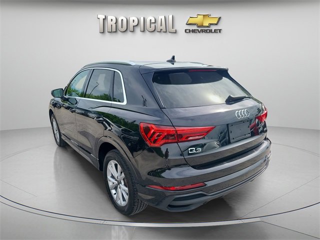 2023 Audi Q3 S line Premium photo 2
