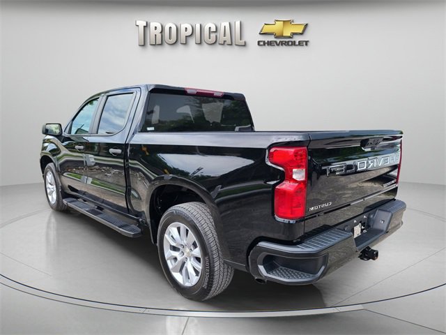 2023 Chevrolet Silverado 1500 Custom photo 2