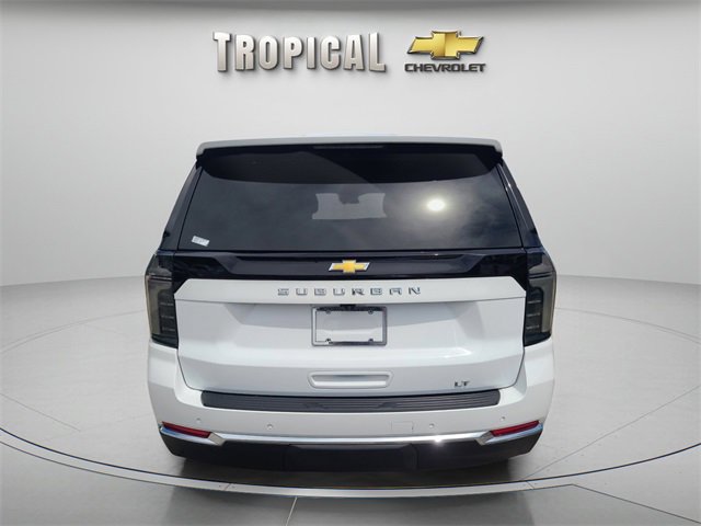 2025 Chevrolet Suburban LT photo 4