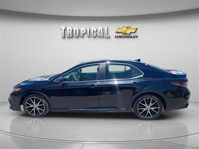 2023 Toyota Camry SE photo 2