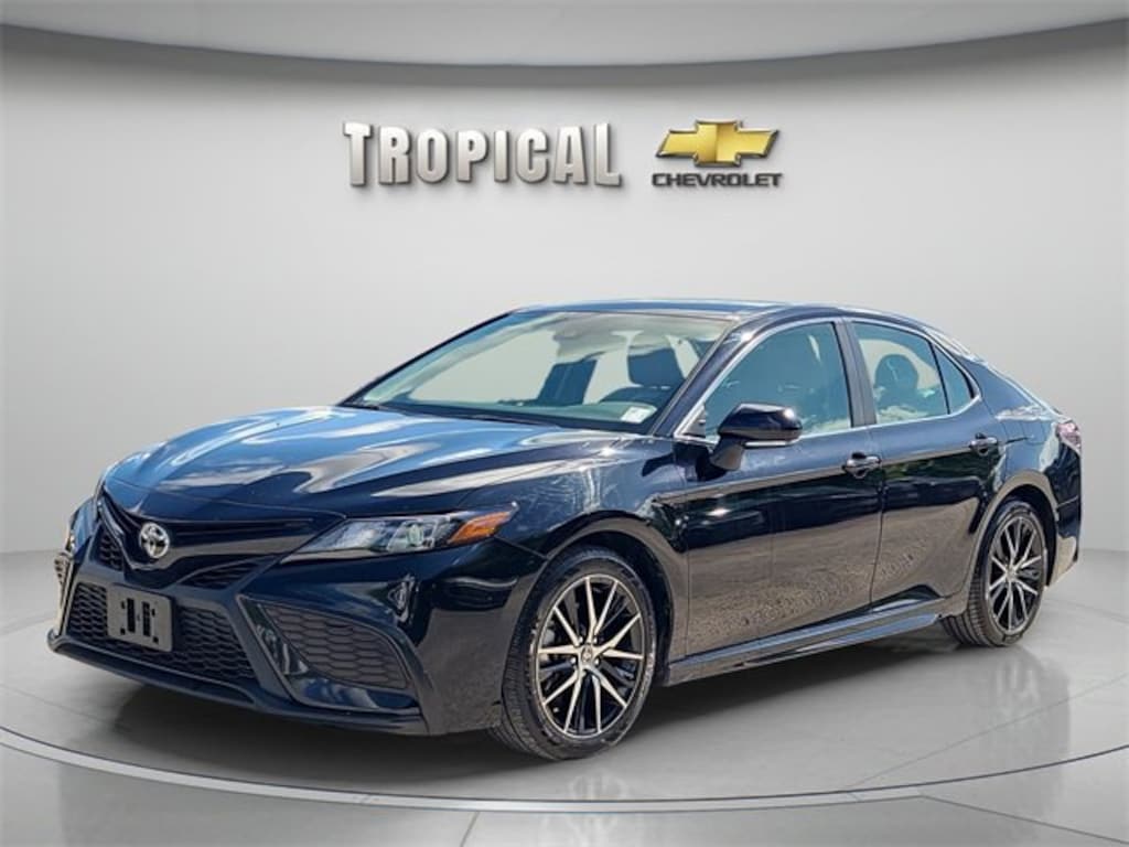 Used 2024 Toyota Camry SE