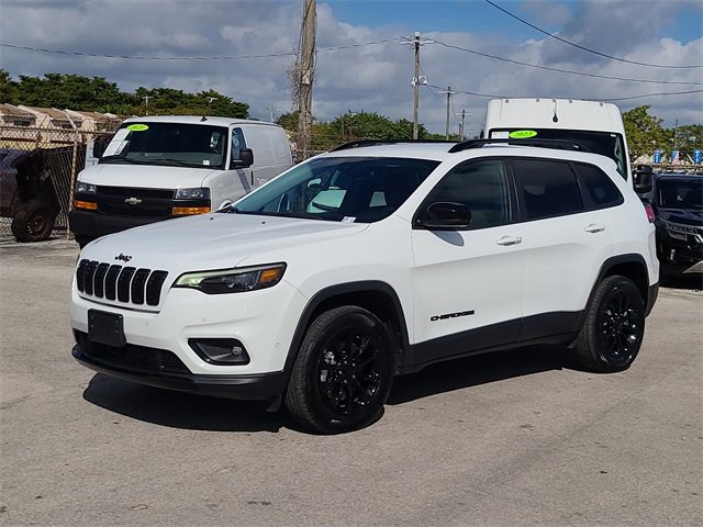 2023 Jeep Cherokee Altitude Lux's photo