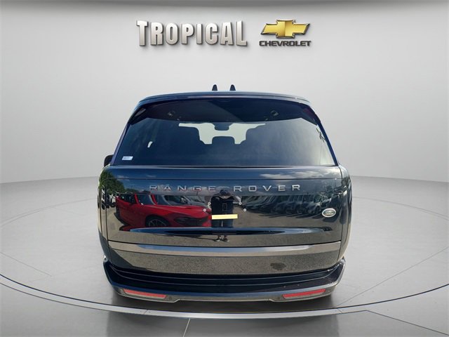 2023 Land Rover Range Rover SE photo 3