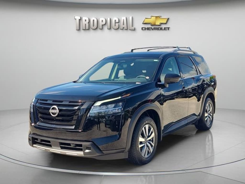 Used 2024 Nissan Pathfinder SL