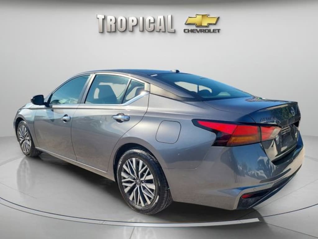 Used 2024 Nissan Altima 2.5 SV