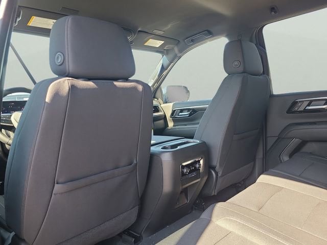 2026 Chevrolet Suburban LS - Photo 8