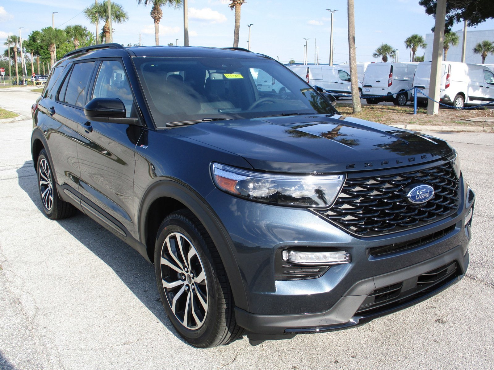 2024 Ford Explorer ST-LINE RWD's photo