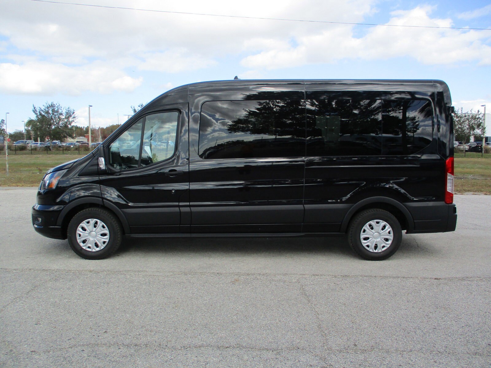 2024 Ford Transit Passenger Van XLT photo 4
