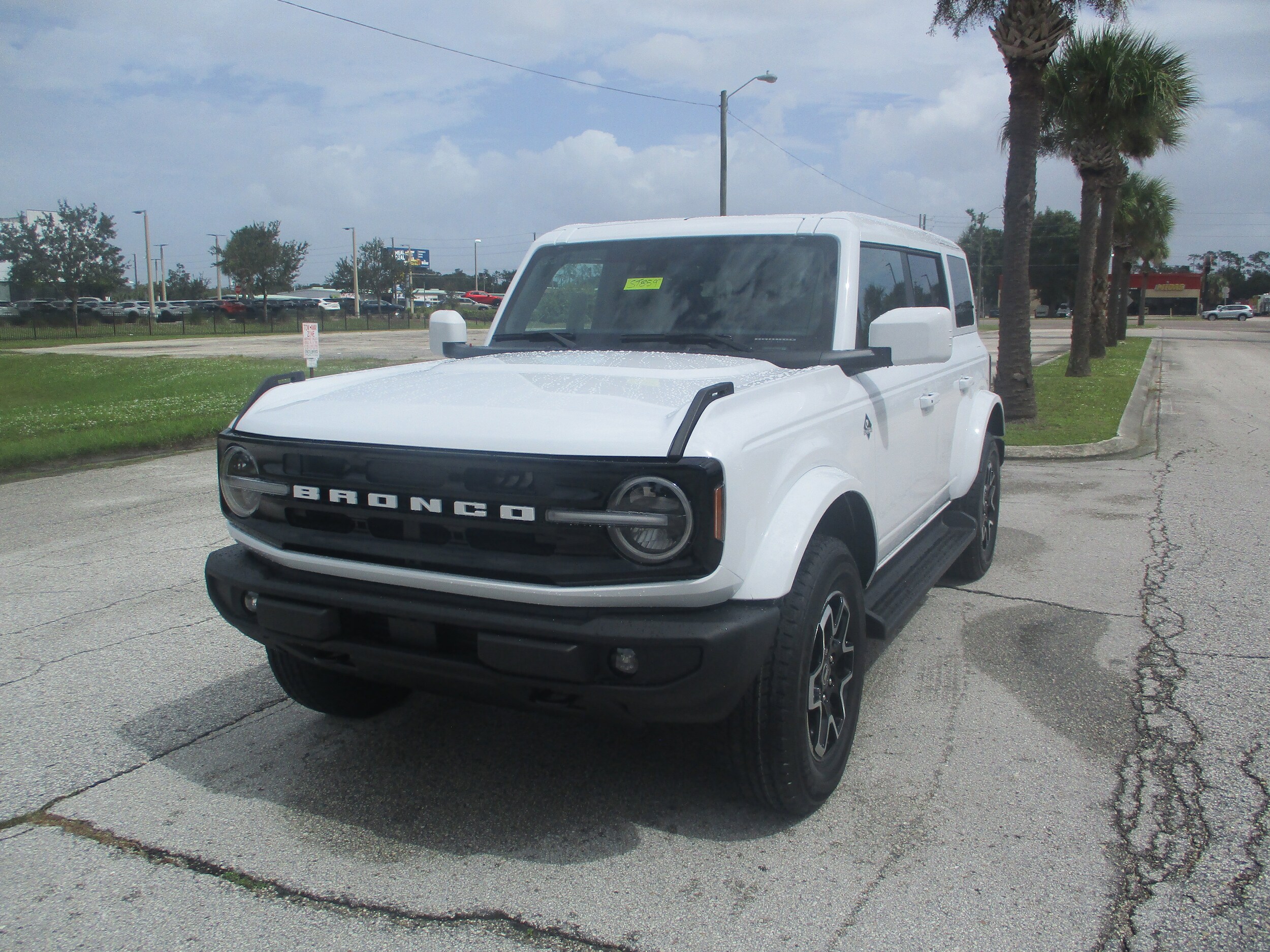 2025 Ford Bronco Outer Banks photo 3