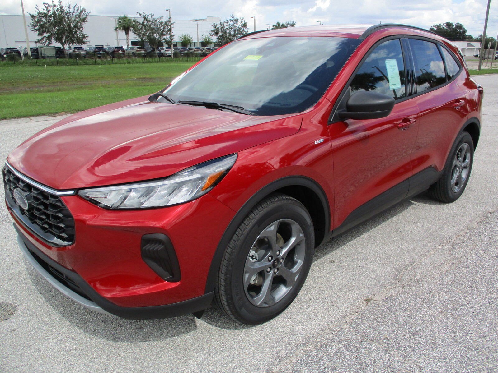 2025 Ford Escape ST-Line photo 3