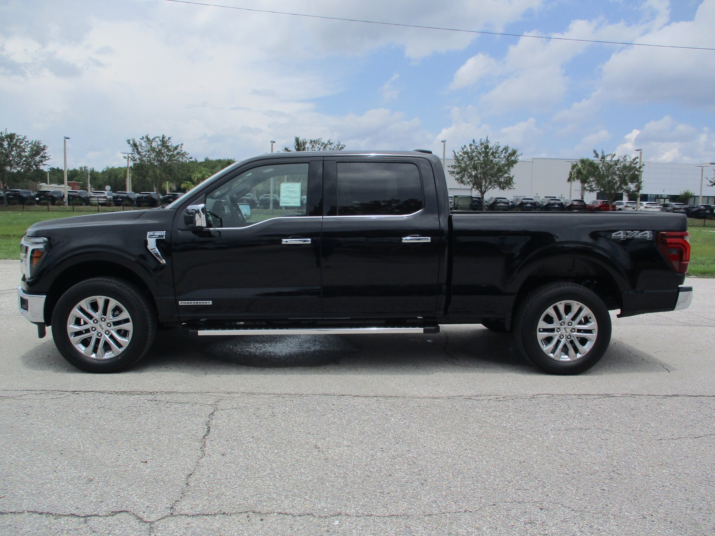 2025 Ford F-150 Lariat photo 4