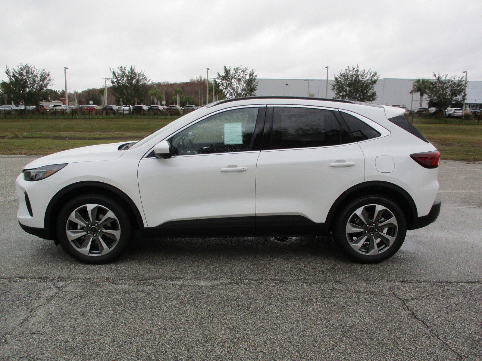 2025 Ford Escape Platinum photo 4