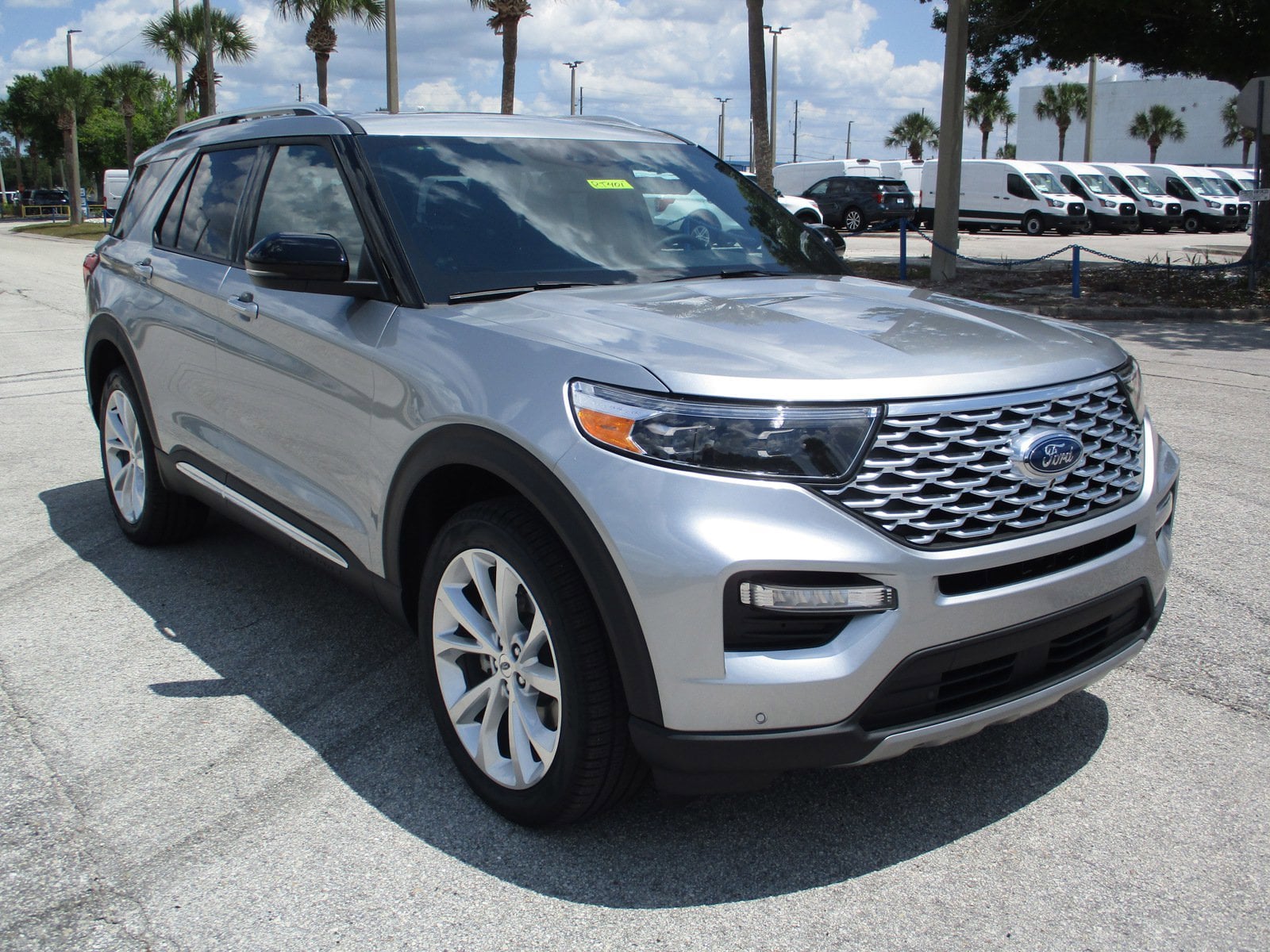 2024 Ford Explorer Platinum 4WD's photo