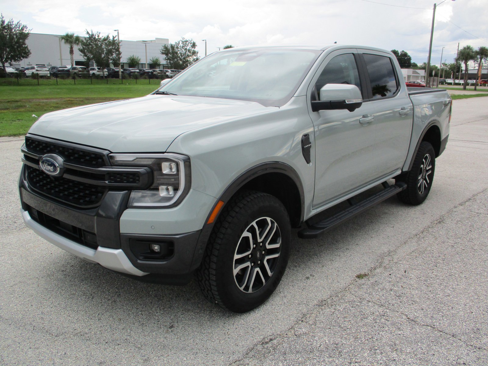 2024 Ford Ranger Lariat photo 2