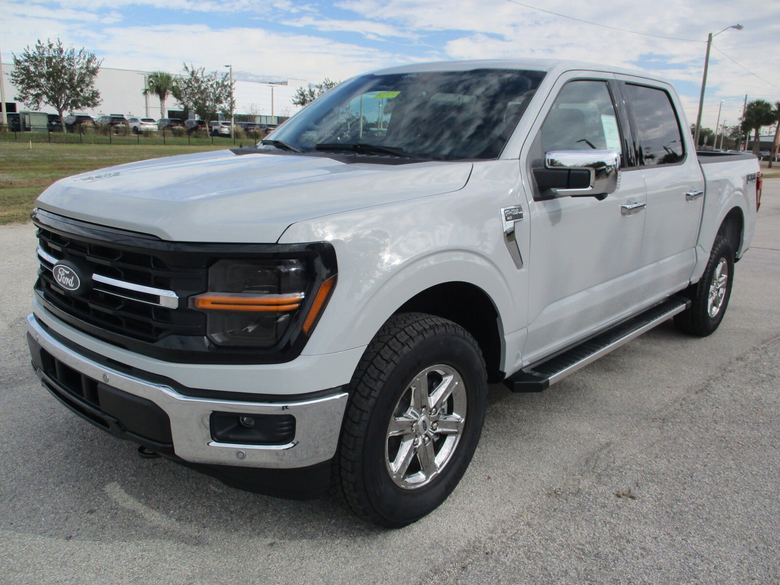 2024 Ford F-150 XLT photo 3