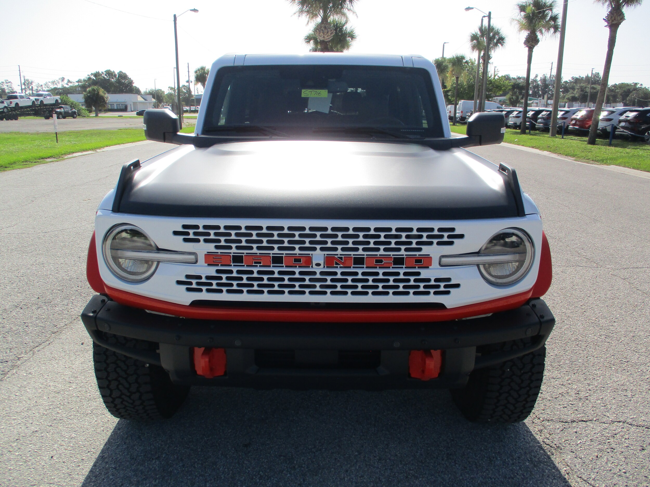 2025 Ford Bronco First Edition photo 2