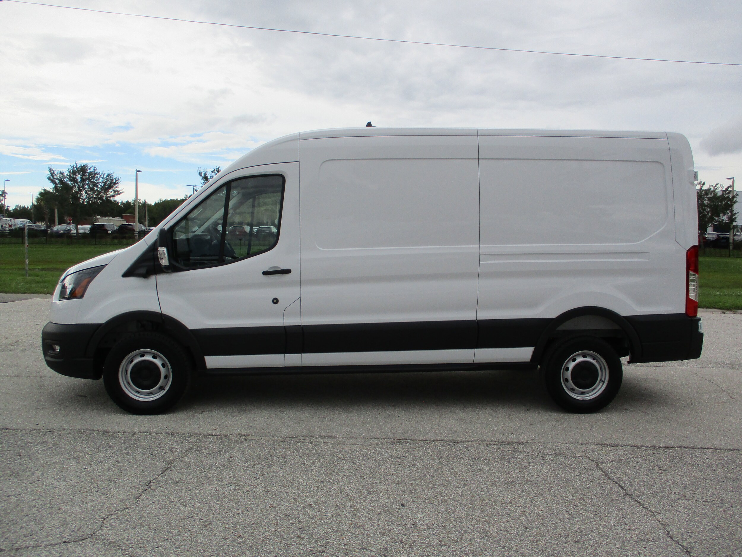 2025 Ford Transit Cargo Van photo 4