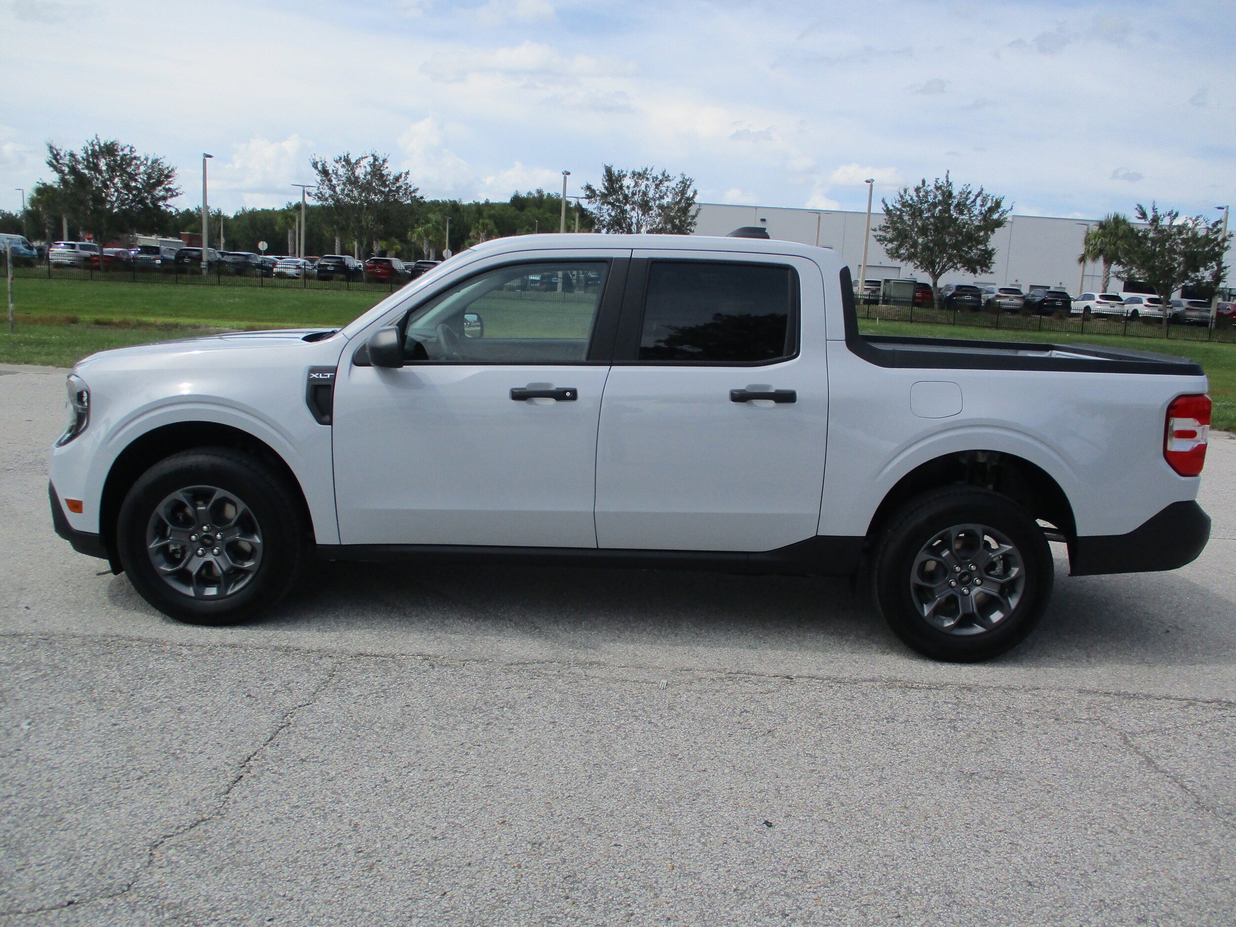 2025 Ford Maverick XLT photo 3