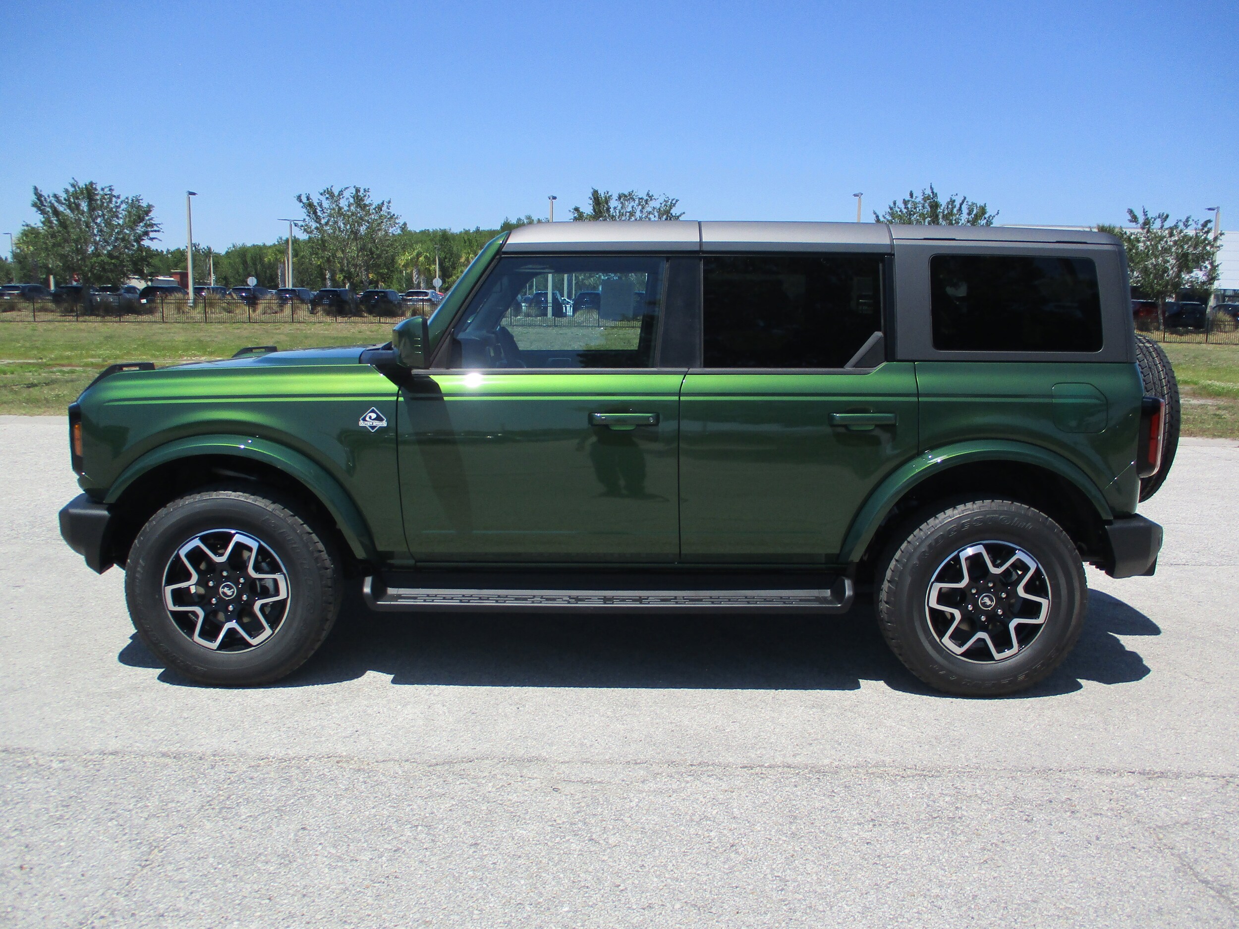 2025 Ford Bronco Outer Banks photo 4