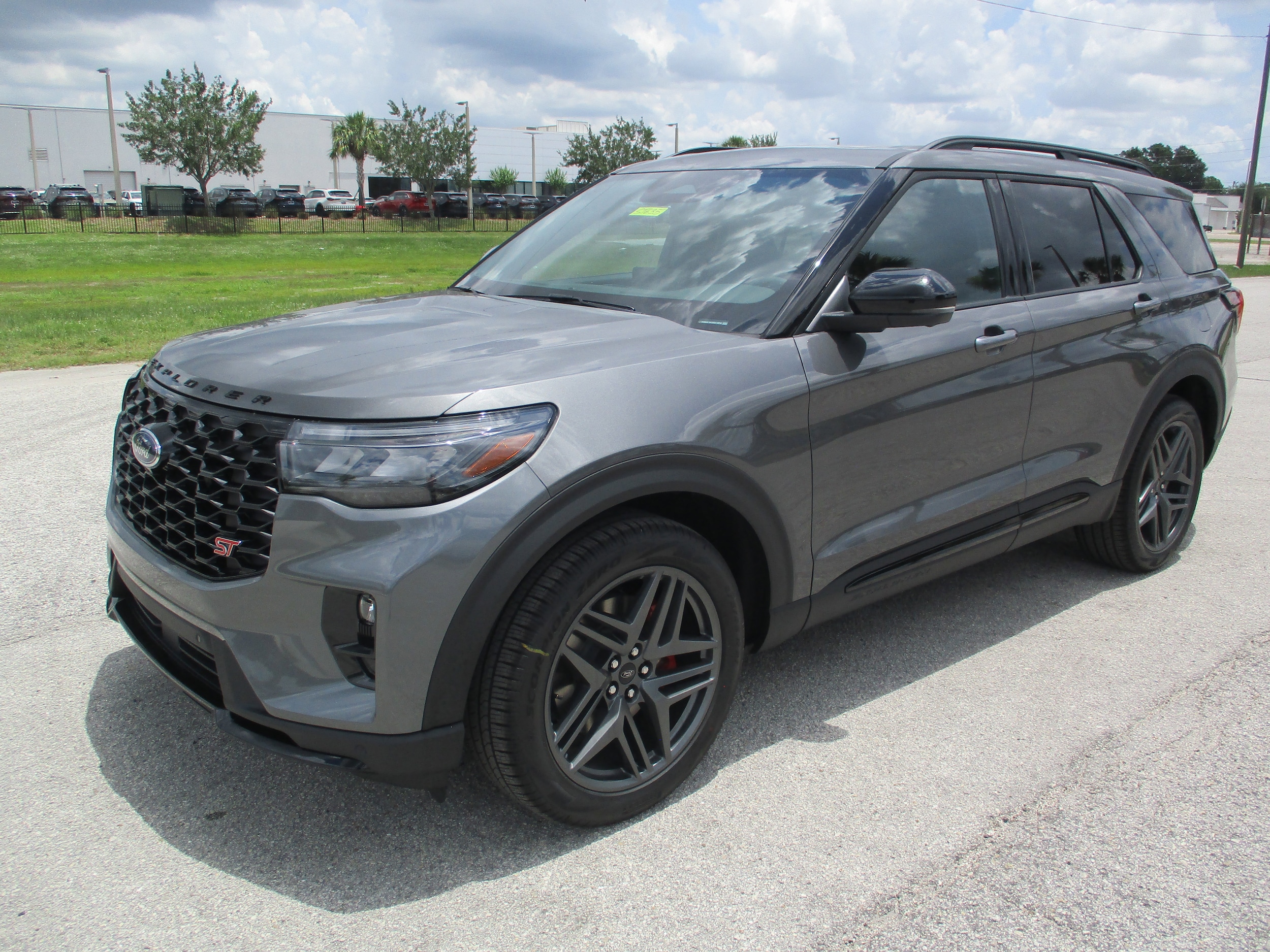 2025 Ford Explorer ST photo 2