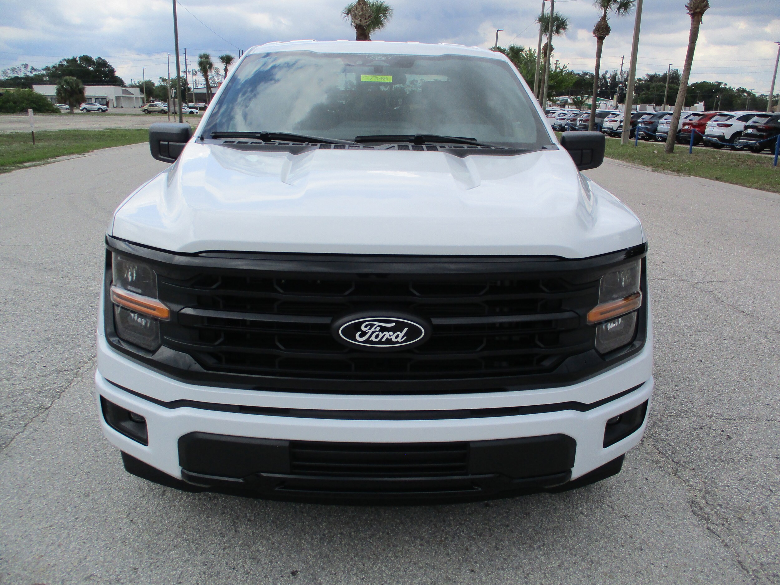 2025 Ford F-150 XLT photo 2