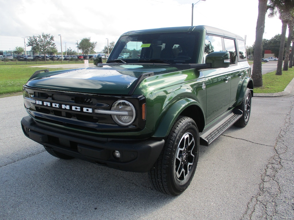New 2025 Ford Bronco Outer Banks SUV