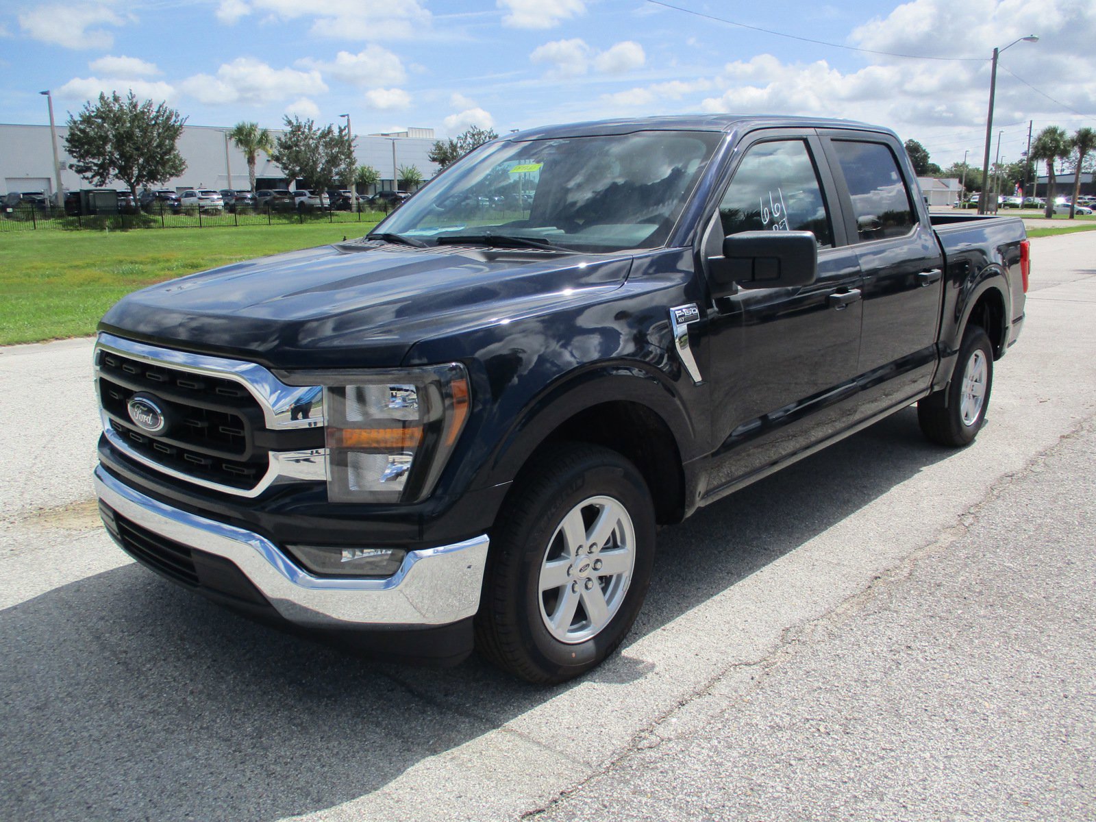 2023 Ford F-150 XLT photo 3