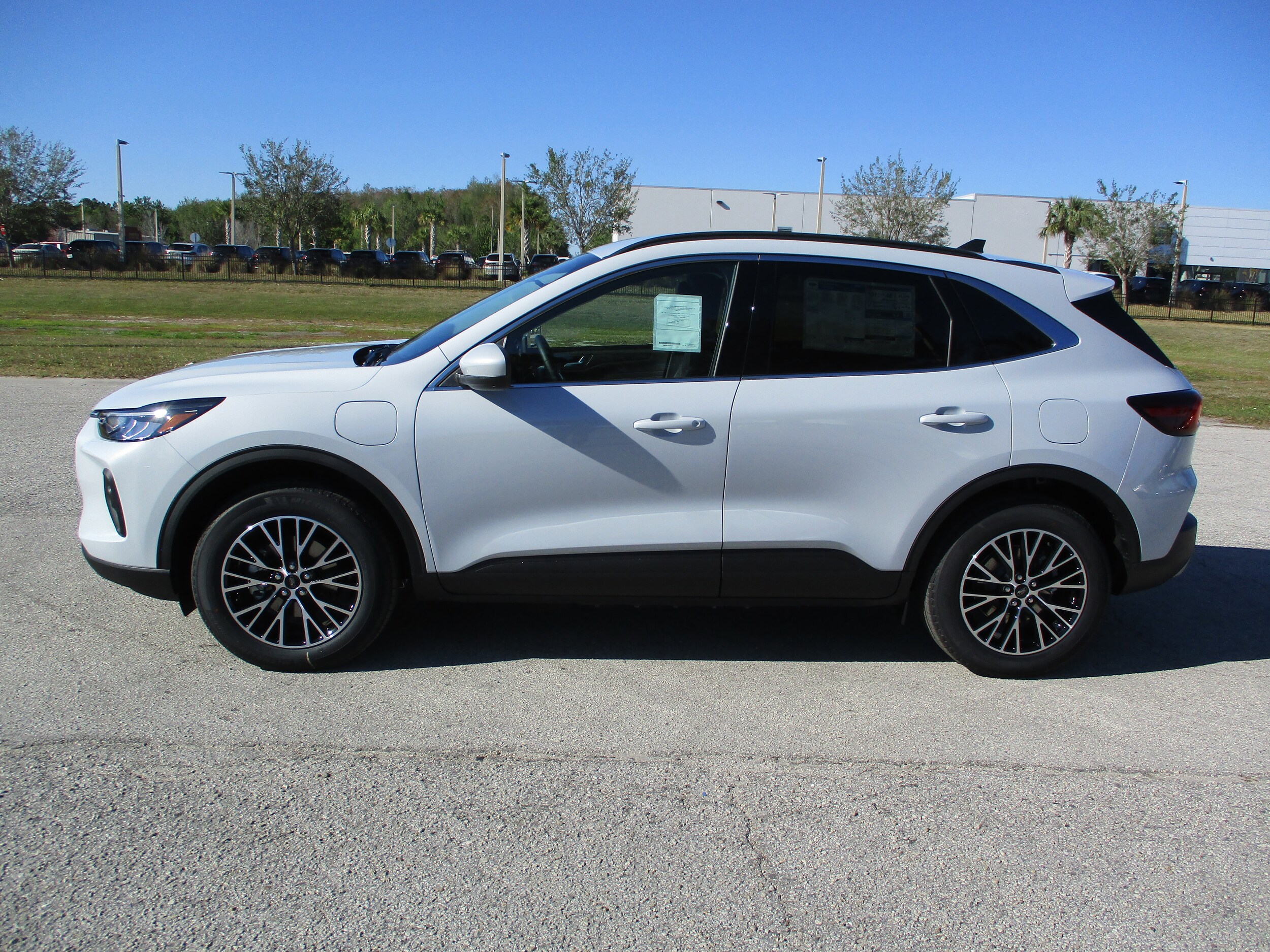 2025 Ford Escape Plug-In Hybrid photo 4