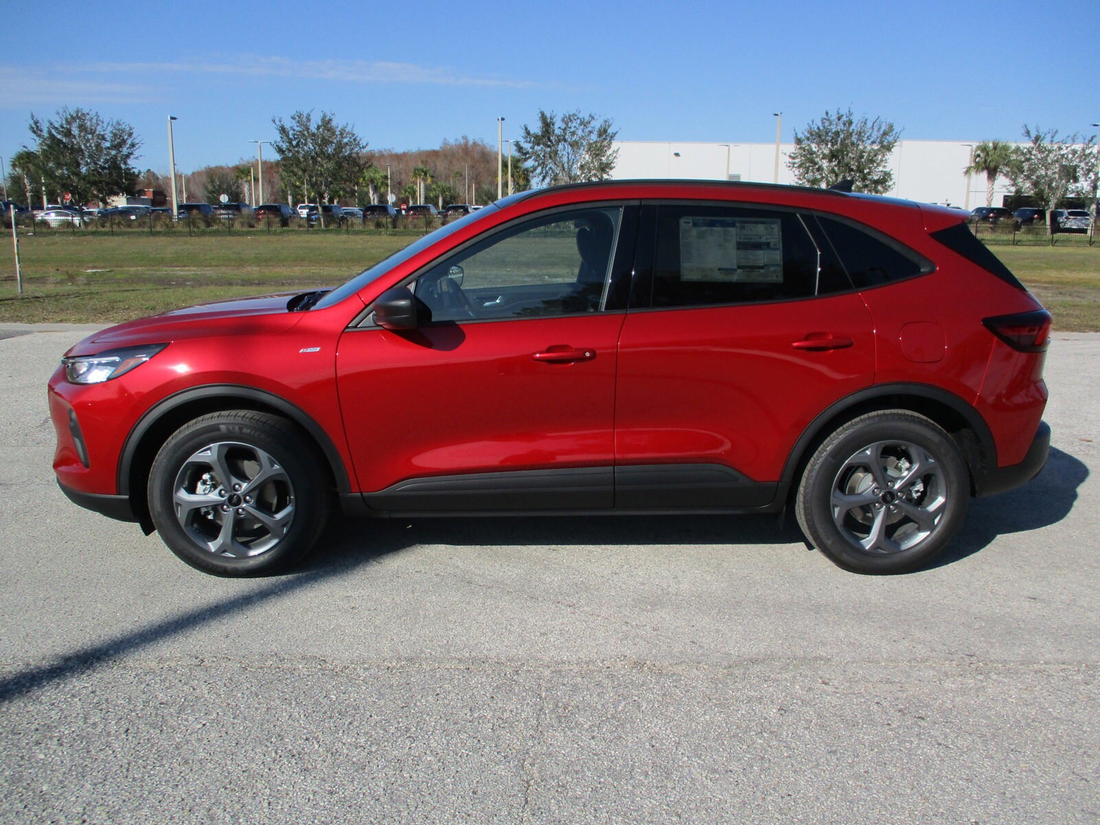 2025 Ford Escape ST-Line photo 4