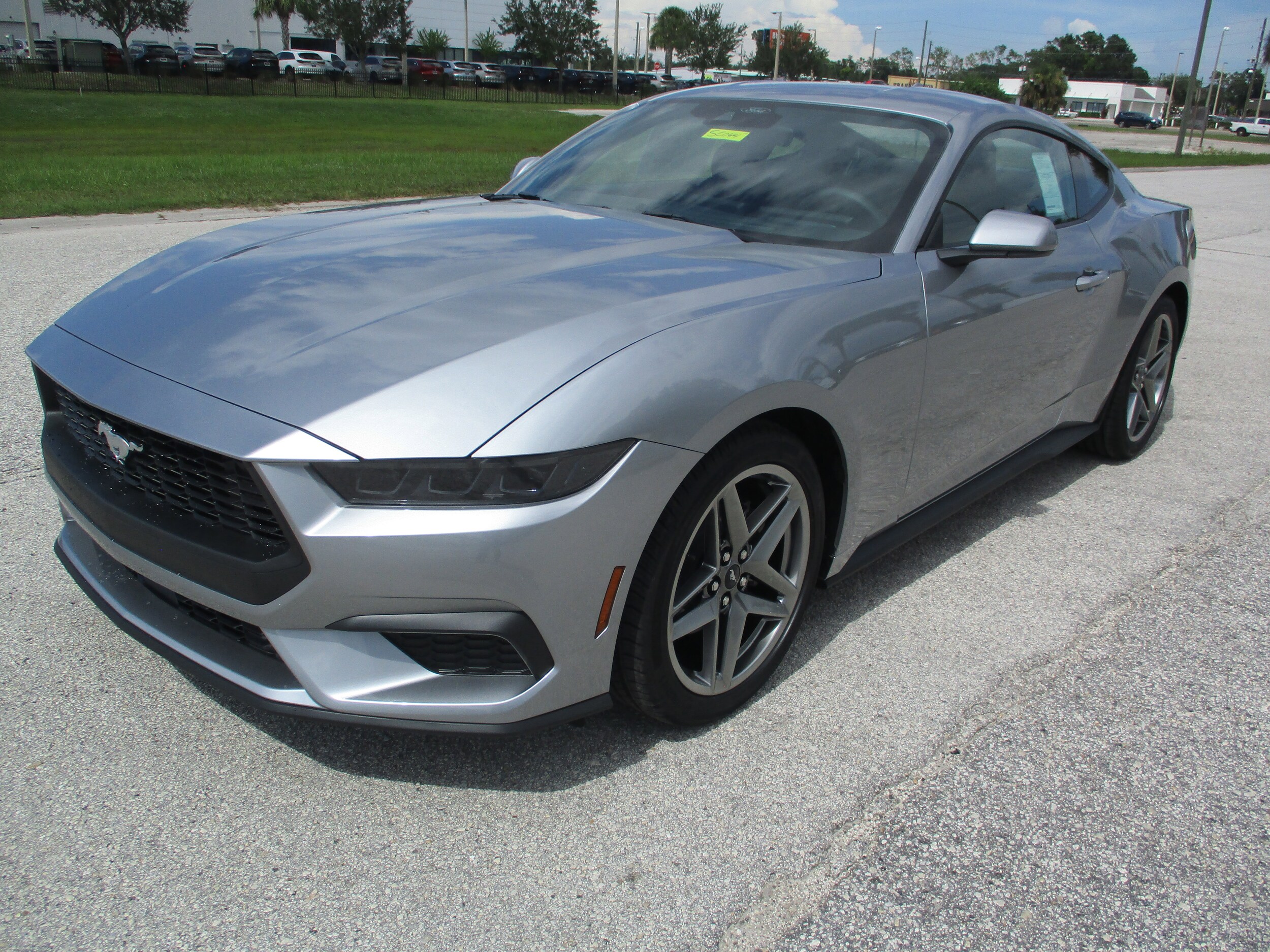 2025 Ford Mustang EcoBoost photo 3